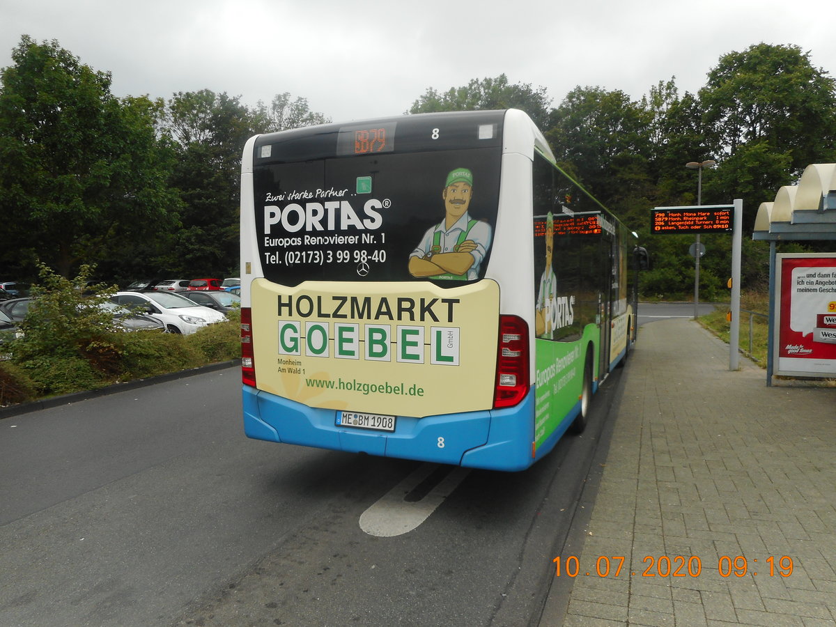 Bus Nummer 8 wurde aufgenommen am 10.07.2020 am Langenfelder S-Bahnhof. Er war als Linie SB79 nach Monheim, Rheinpark unterwegs. Die Linie fährt über das Landwirtschaftszentrum & Monheim, Busbahnhof zum Rheinpark.